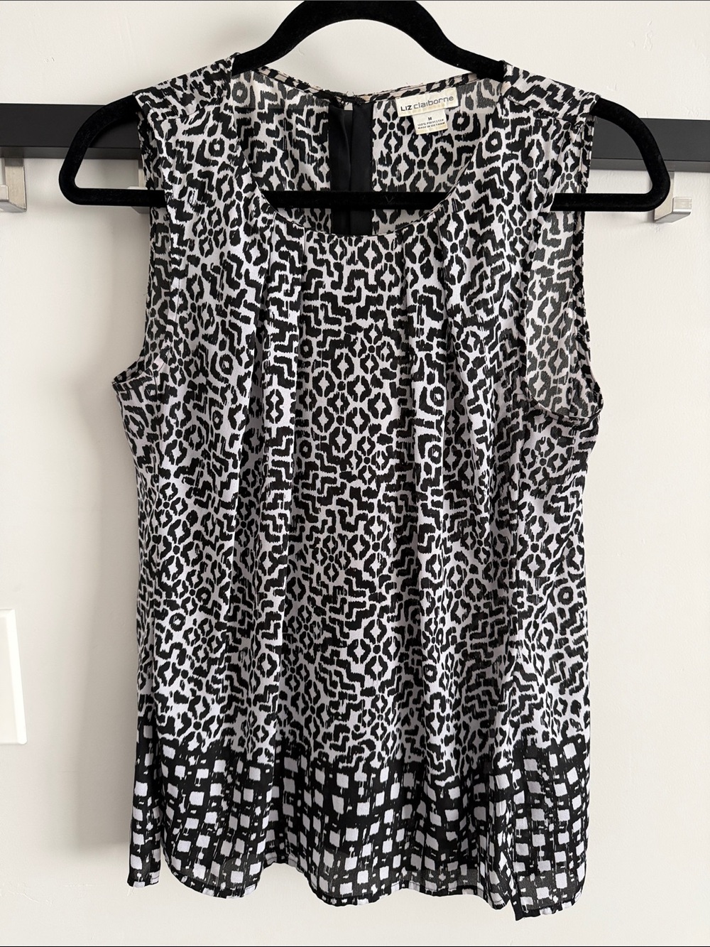 Liz Claiborne Black and White Printed Sleeveless Camisole
